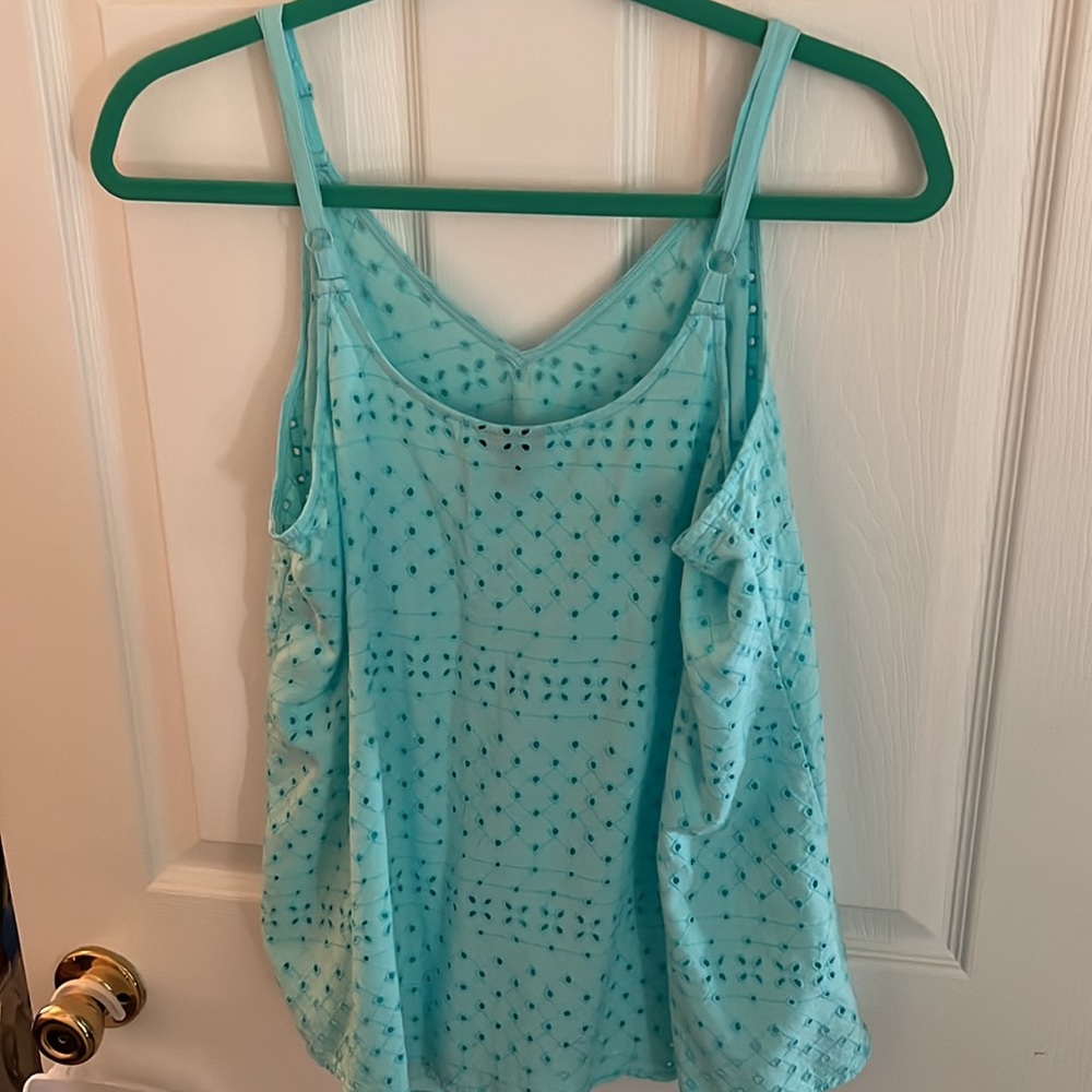 Tops - Picture 4 of 6